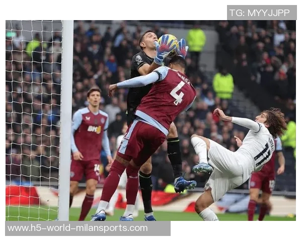 布伦南约翰逊热刺百场里程碑庆祝海报在社交媒体发布