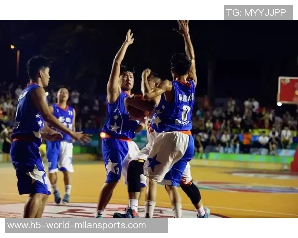 拳击赛现场火药味十足马威与老六激烈对抗被驱逐引发热议