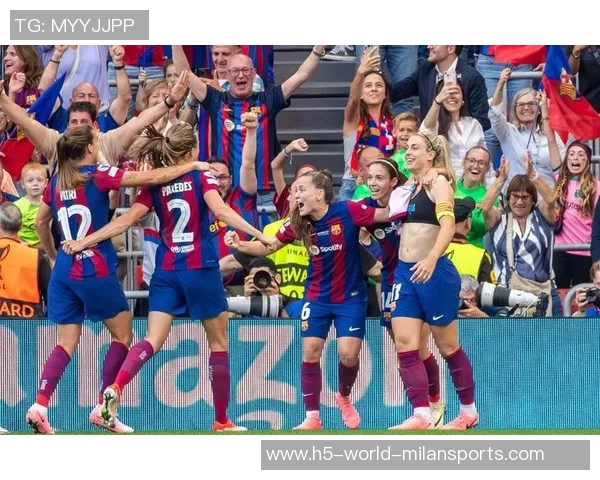 单届季后赛打入9球阿连德捧杯瞬间成为迈阿密国际新星