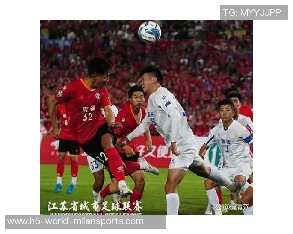 斯波指出双方球员对场地状况不满工作人员确认场地条件明显不合格