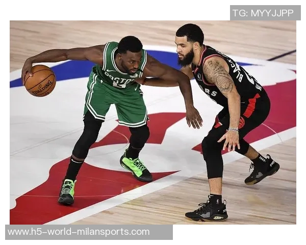 KD转发沃克左手压哨神球令人震惊这一创意真是绝妙之作 KD转发沃克左手压哨神球令人震惊这一创意真是绝妙之作